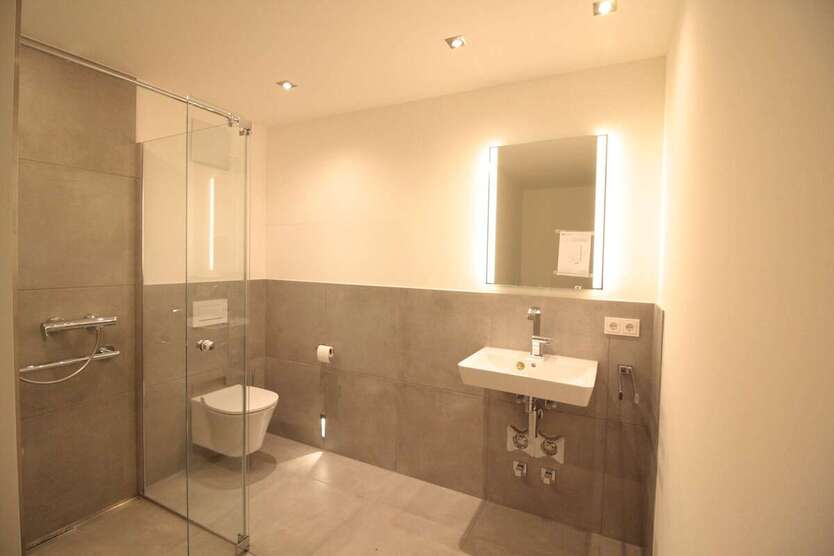 Wohnung zum Mieten in Bergisch Gladbach-Bensberg 668 € 41.8 m² 2 zimmer