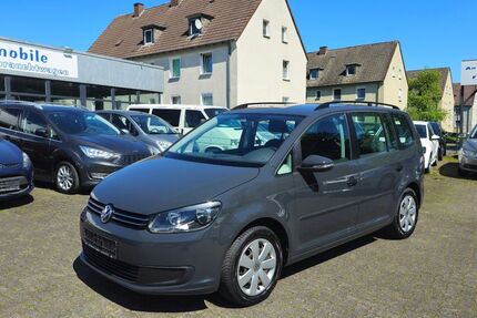 VW Touran 74.252 km 9.490 &euro; Bergkamen 59192