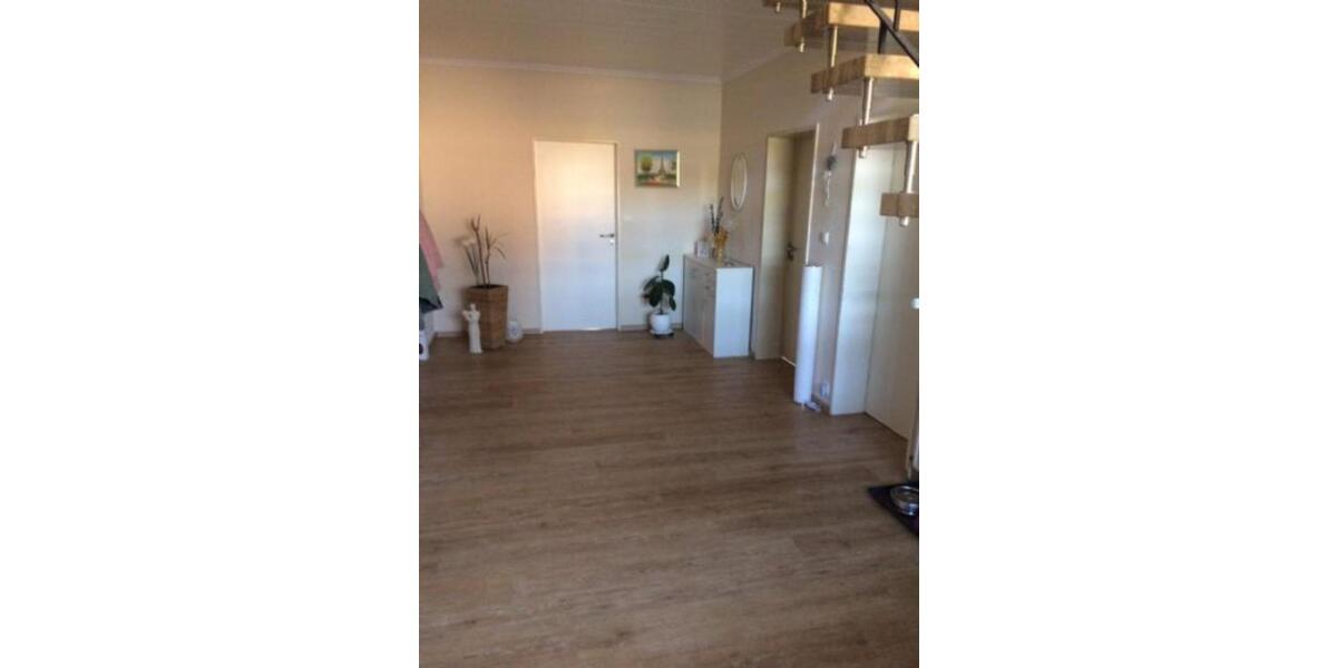 Einfamilienhaus Lastrup - 9 Zimmer, 300 m&sup2;, 1.500&euro; | Angebot:25919593