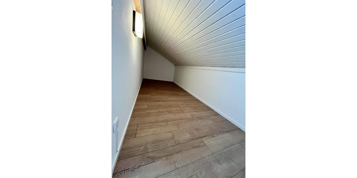 Dachgeschoßwohnung Bergen - 1.5 Zimmer, 64 m&sup2;, 840&euro; | Angebot:26613871