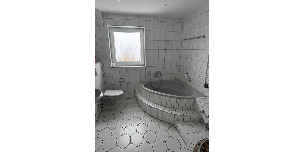 Etagenwohnung Bergen - 5 Zimmer, 103 m&sup2;, 1.020&euro; | Angebot:25539311