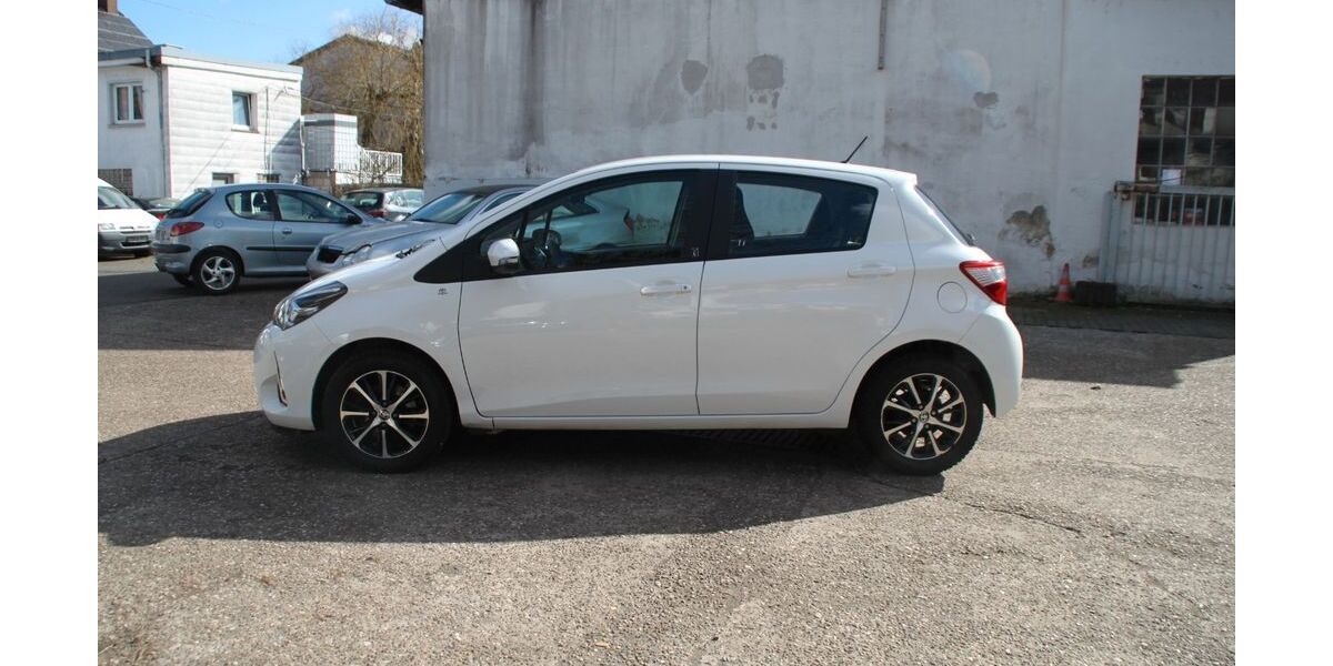 Toyota Yaris 95.900 km 12.400 &euro; Saarbrücken 66130