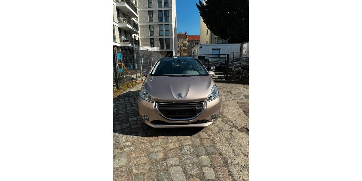 Peugeot 208 134.000 km 4.999 &euro; Berlin 13187