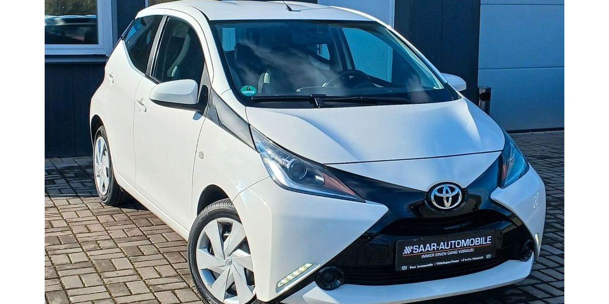 Toyota Aygo (X) 82.801 km 6.999 &euro; Völklingen-Fenne 66333