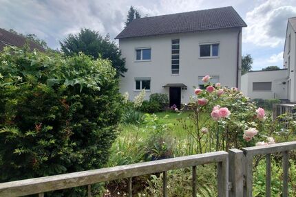 Provisionsfrei* von Privat: Mehrfamilienhaus mit großem Garten und zwei Garagen - Haus Mühltal | Angebot:27145805