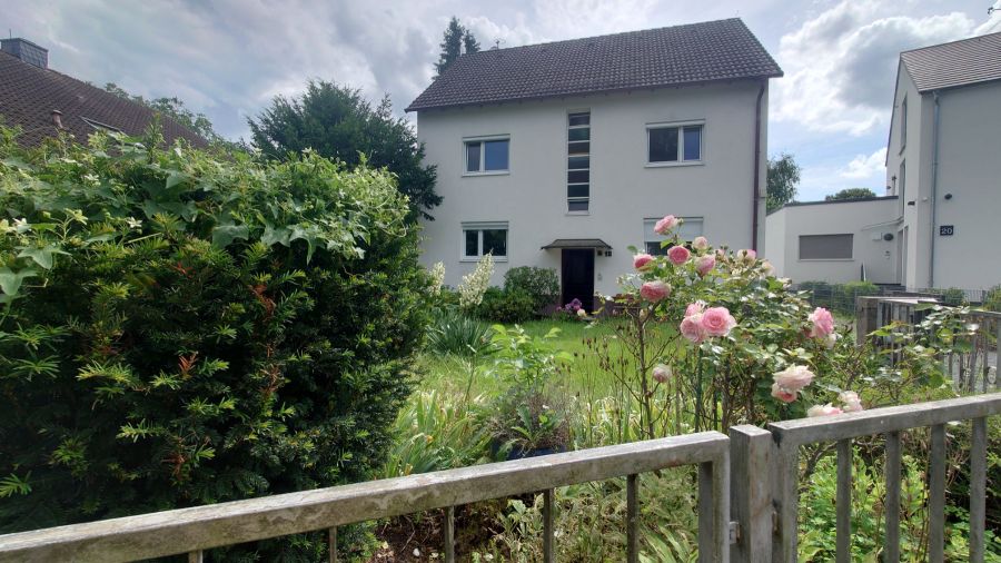 Provisionsfrei* von Privat: Mehrfamilienhaus mit großem Garten und zwei Garagen - Mehrfamilienhaus, Wohnhaus Mühltal | Angebot:27145805