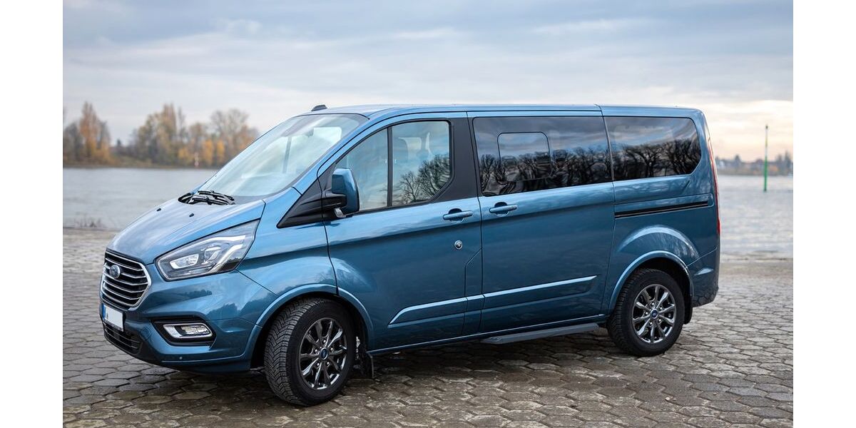 Ford Tourneo Custom 90.800 km 33.000 € Köln 50996