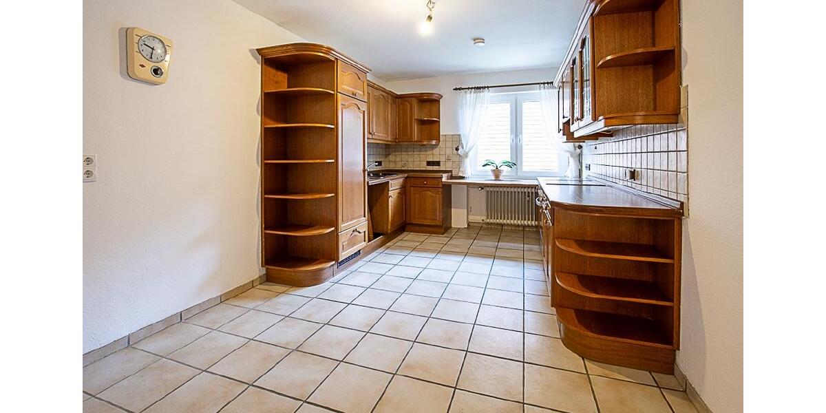 Etagenwohnung Hoffeld - 4 Zimmer, 121 m&sup2;, 780&euro; | Angebot:26498349
