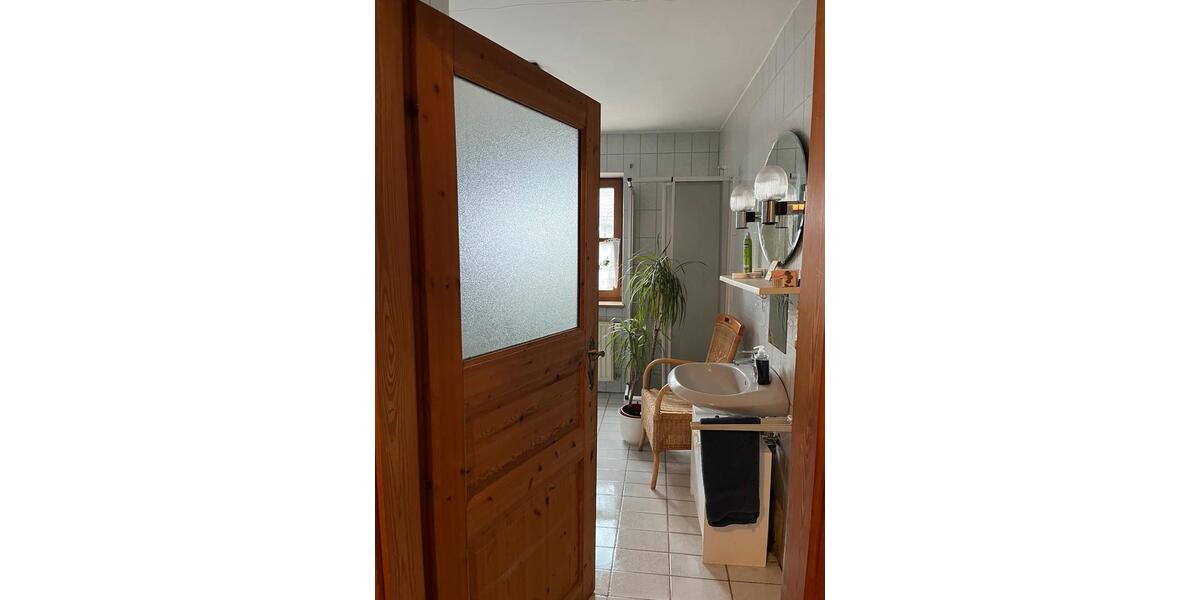 Einfamilienhaus Röttenbach - 8 Zimmer, 200 m&sup2;, 550.000&euro; | Angebot:27096379