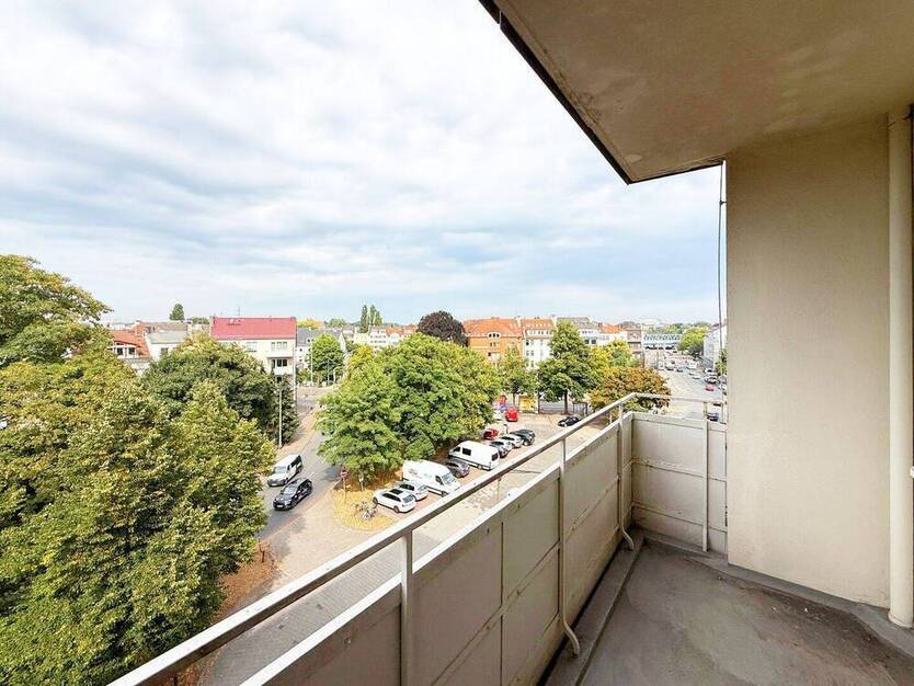 Ostertor Großzügige 2-Zimmer-Wohnung mit Balkon und Einbauküche