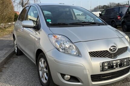 Toyota Yaris 142.000 km 4.900 &euro; Barsbüttel 22885
