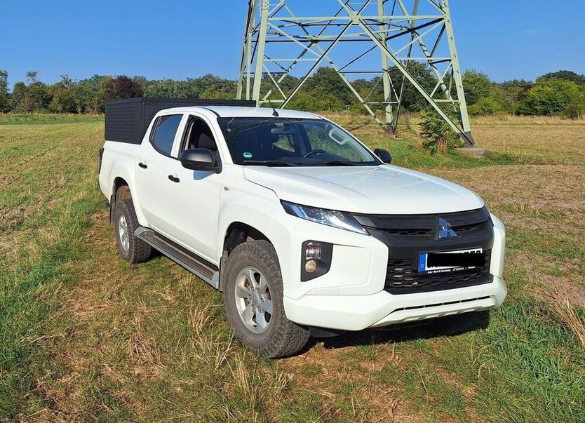 L200