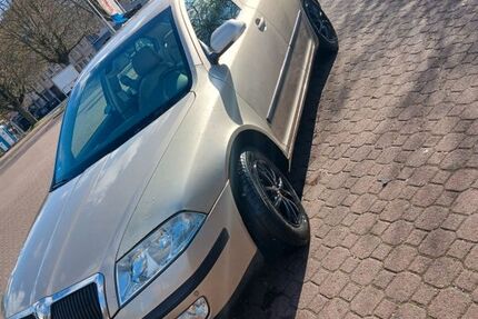 Skoda Octavia 324.102 km 1.800 &euro; Hameln 31787