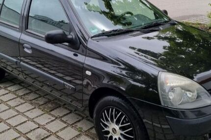 Renault Clio 146.000 km 1.950 &euro; München 80809