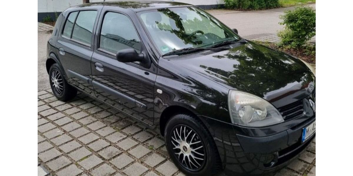 Renault Clio 146.000 km 1.950 &euro; München 80809