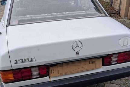 Mercedes-Benz 190 297.932 km 1.900 &euro; Scheibenhardt 76779