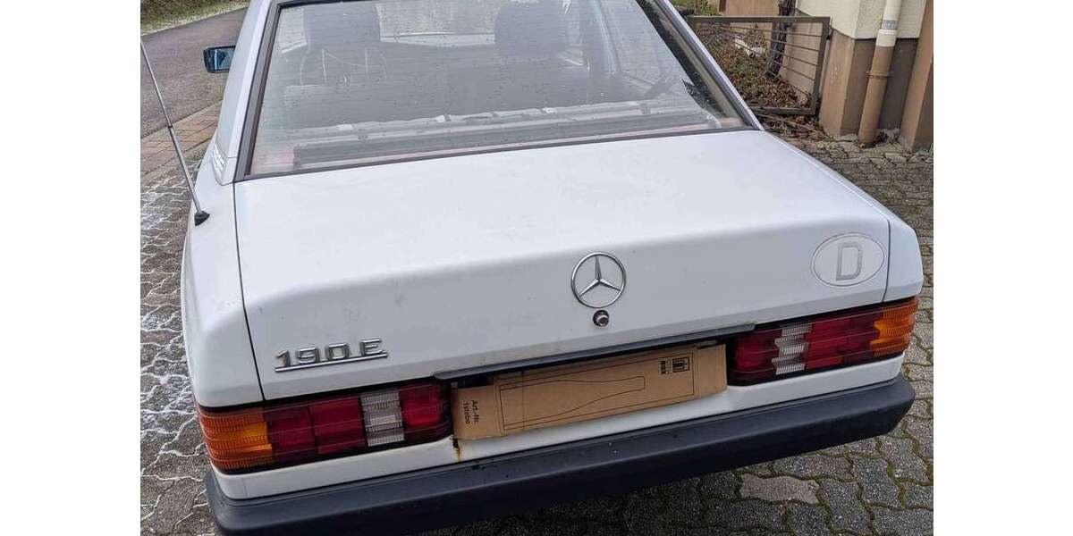 Mercedes-Benz 190 297.932 km 1.900 &euro; Scheibenhardt 76779