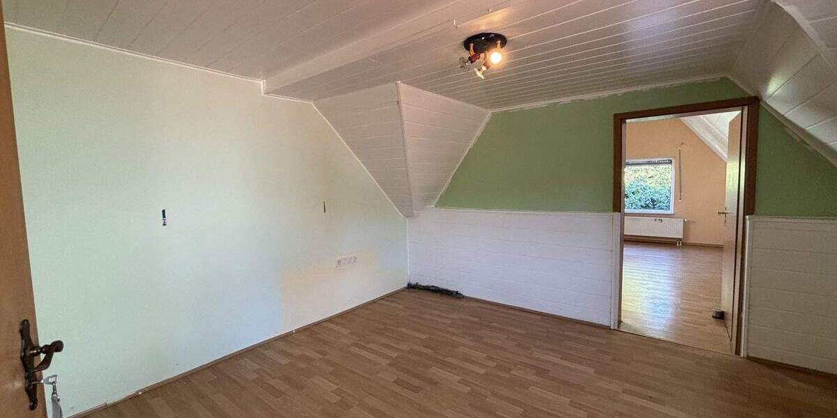 Einfamilienhaus Wackersdorf - 6 Zimmer, 130 m&sup2;, 245.000&euro; | Angebot:25674585