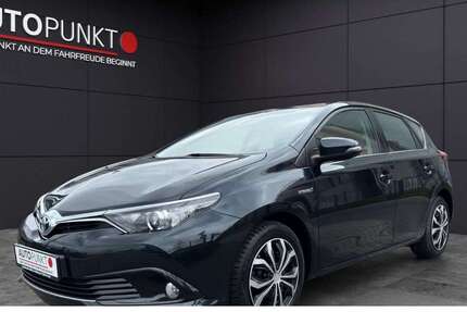 Toyota Auris 124.000 km 12.999 &euro; Wildau 15745