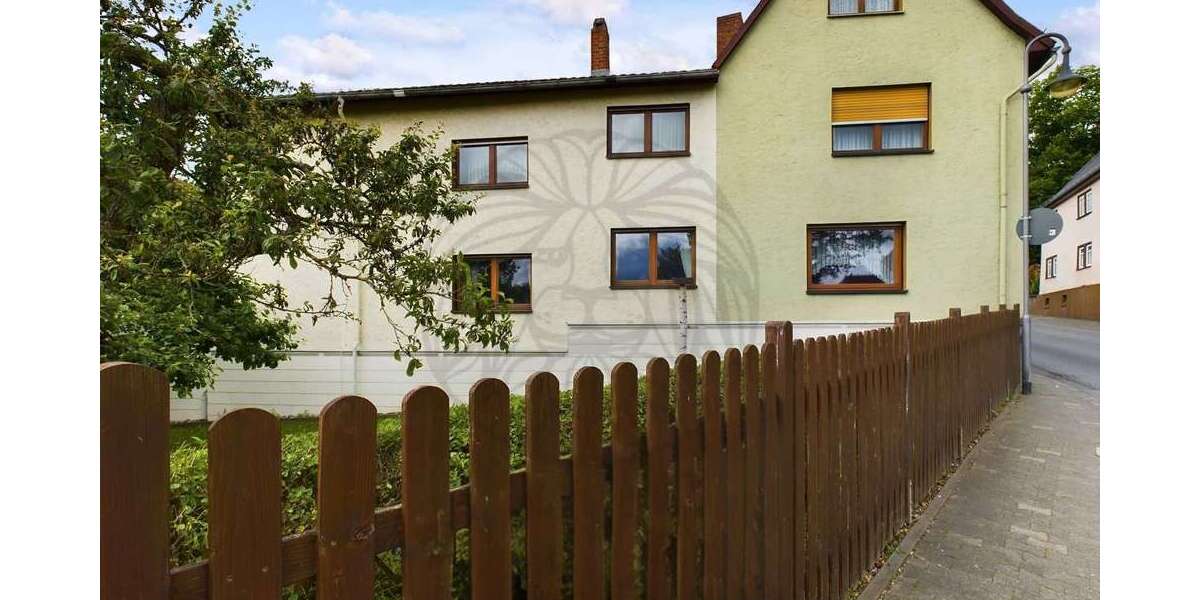 Haus zum Kaufen in Usingen 300.000 € 240 m² 8 zimmer