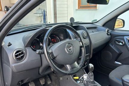 Dacia Duster 93.000 km 8.900 &euro; Großrinderfeld 97950