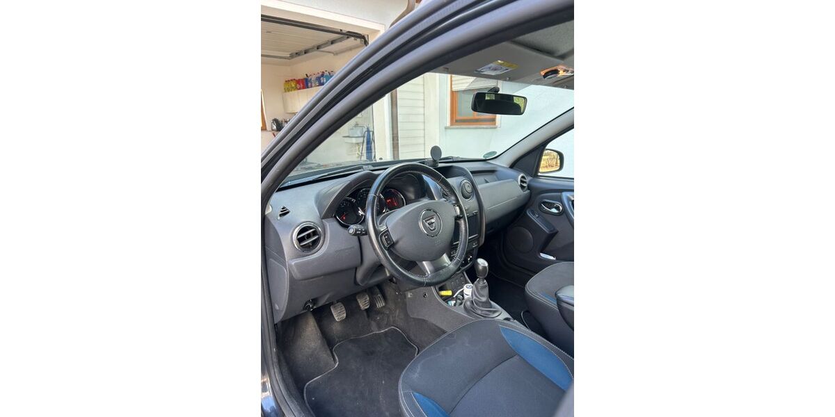 Dacia Duster 93.000 km 8.900 &euro; Großrinderfeld 97950