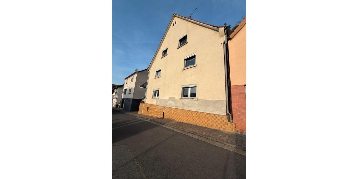 Einfamilienhaus Höchst im Odenwald - 7 Zimmer, 224 m&sup2;, 320.000&euro; | Angebot:26404783