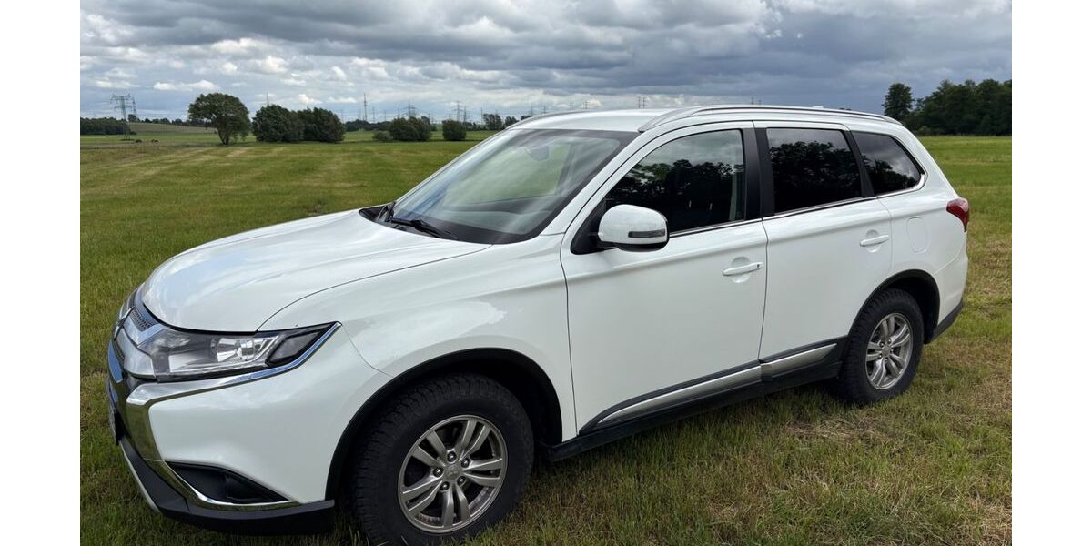 Mitsubishi Outlander 128.494 km 14.990 &euro; Lüssow 18276