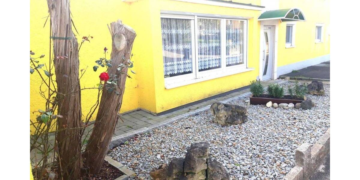 Etagenwohnung Amberg Schäflohe - 4 Zimmer, 120 m&sup2;, 1.075&euro; | Angebot:26064397