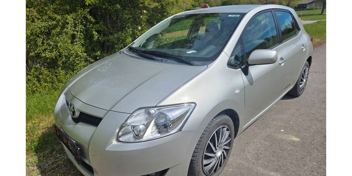 Toyota Auris 173.000 km 3.850 &euro; Tauberbischofsheim 97941