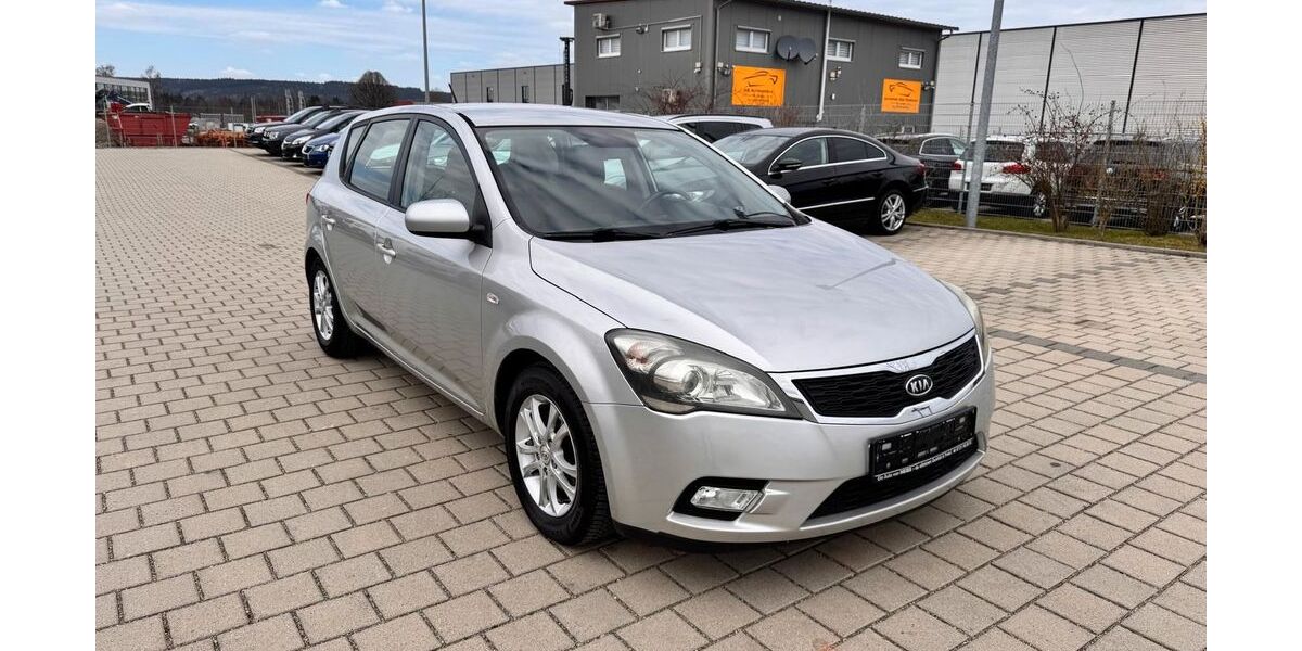 Kia ceed / Ceed 182.000 km 2.699 &euro; Bad Wurzach 88410