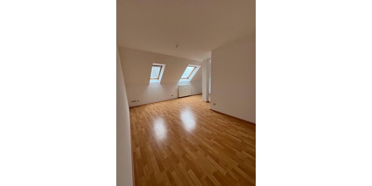 Dachgeschoßwohnung Chemnitz Kapellenberg - 2 Zimmer, 60 m&sup2;, 75.000&euro; | Angebot:25047565