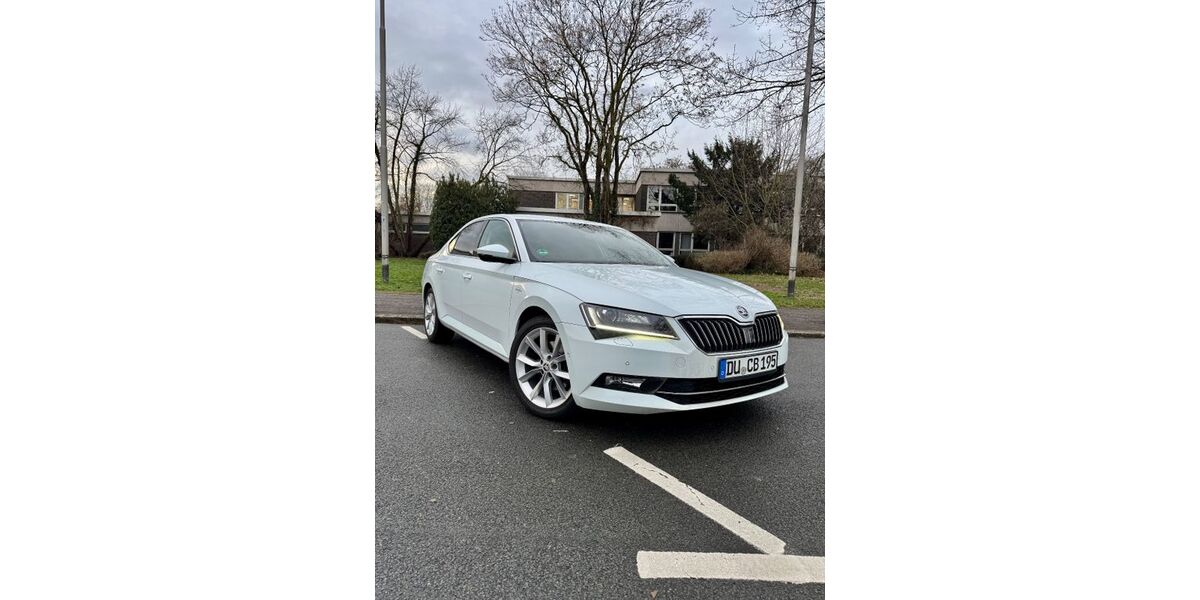 Skoda Superb 111.900 km 19.000 &euro; Duisburg 47228