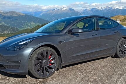 Tesla Model 3 26.500 km 37.400 &euro; Regensburg 93049