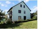 2-Familienhaus + DG-Wohnung mit großem Garten in ruhiger Lage! 8 zimmer