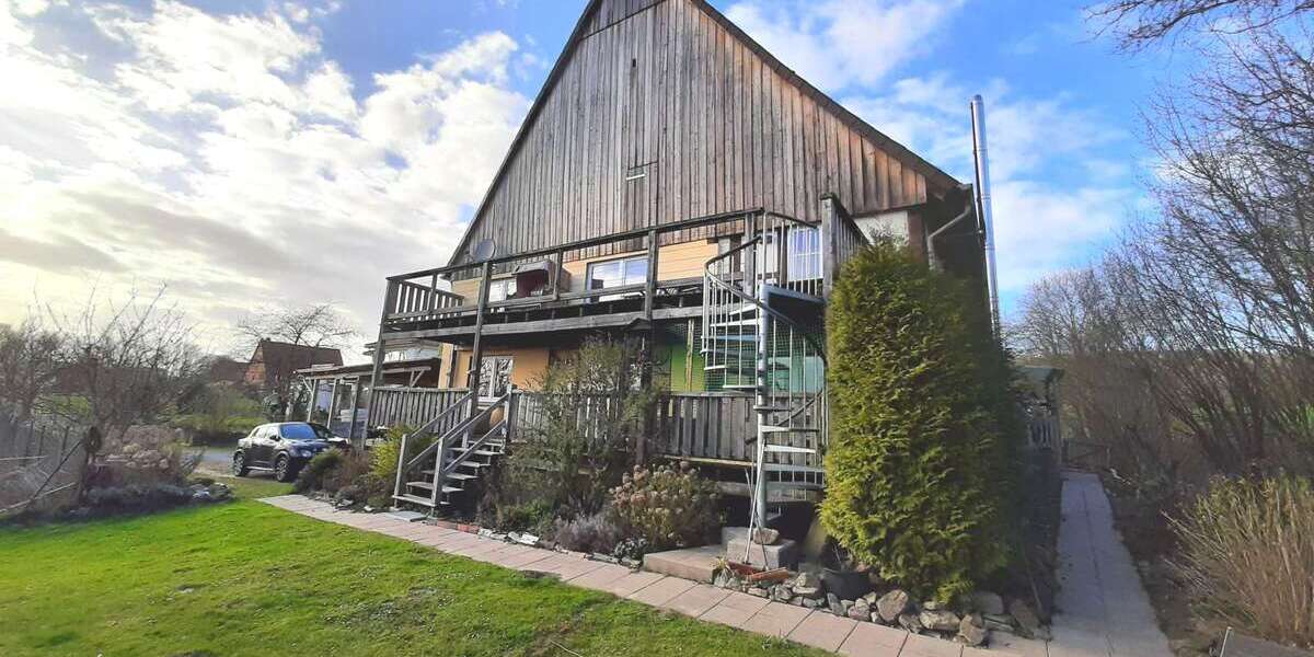 Einfamilienhaus Blomberg - 12 Zimmer, 400 m&sup2;, 480.000&euro; | Angebot:26402299