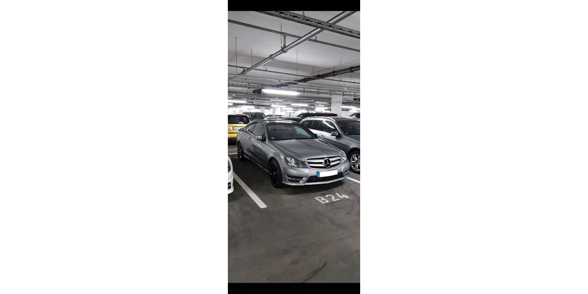 Mercedes-Benz C 250 180.000 km 14.900 &euro; München 81369