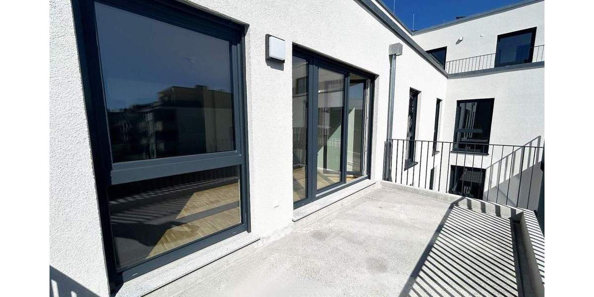 Etagenwohnung Stuttgart Untertürkheim - 5 Zimmer, 120 m&sup2;, 2.190&euro; | Angebot:25371387