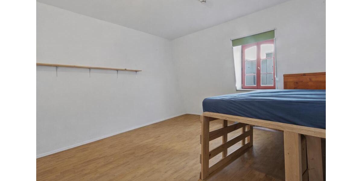 Dachgeschoßwohnung Halle (Saale) - 4 Zimmer, 106 m&sup2;, 848&euro; | Angebot:26131086