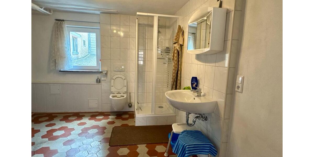 Reihenhaus Kaltennordheim - 6 Zimmer, 135 m&sup2;, 95.000&euro; | Angebot:26718456