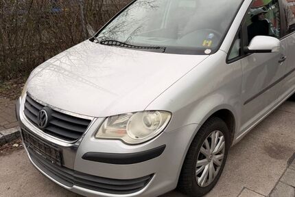 VW Touran 290.000 km 2.490 &euro; Göttingen 37077