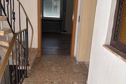 Haus Linden - 6 Zimmer, 220 m&sup2;, 420.000&euro; | Angebot:27023922