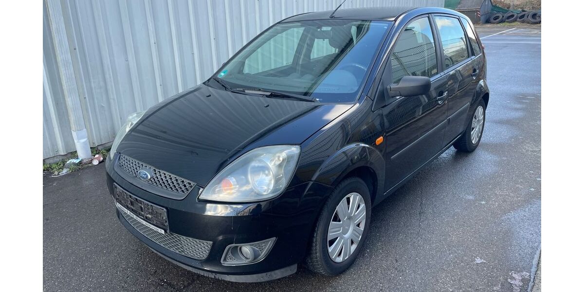 Ford Fiesta 86.000 km 2.690 &euro; Böblingen 71034
