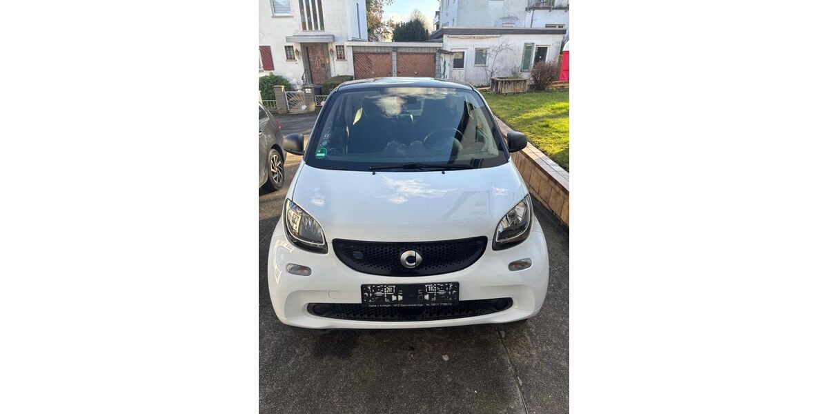 Smart ForTwo 56.900 km 9.490 &euro; Wiesbaden 65189