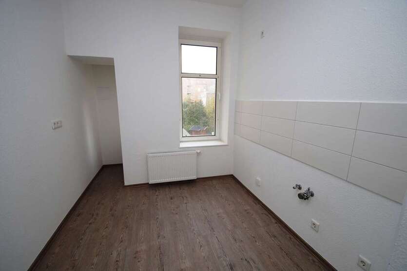 5-Zimmer-Wohnung mit Laminat, Wanne+Dusche 5 zimmer