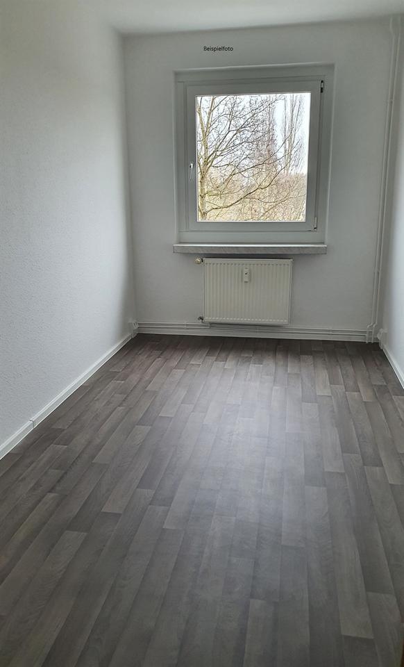 Erstbezug nach Sanierung - 4 - Raumwohnung mit Balkon und Aufzug, Am Sportpark 20 ab 01.2026!! zimmer