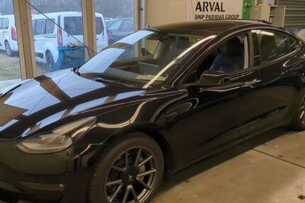 Tesla Model 3 46.000 km 33.450 &euro; Bebra 36179