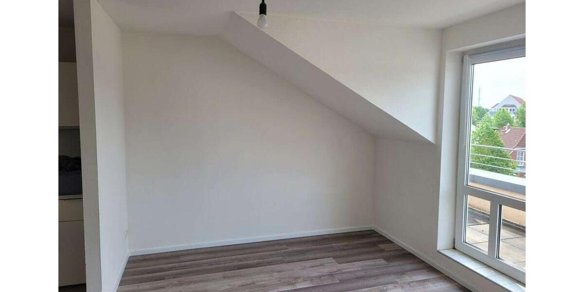 Dachgeschoßwohnung Lübeck Sankt Lorenz Nord - 1 Zimmer, 26 m&sup2;, 339&euro; | Angebot:26383138