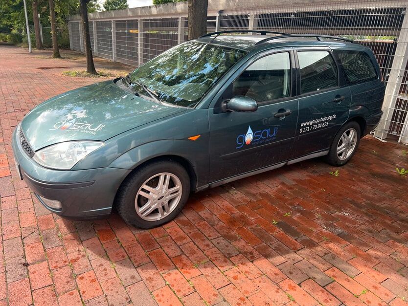 Ford Focus 220.810 km 850 € Oelixdorf 25524