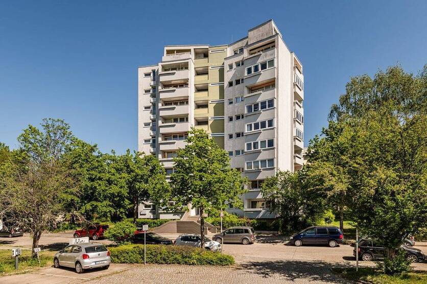 2-Zimmer-Wohnung mit Aufzug und toller Aussicht in Wittenau